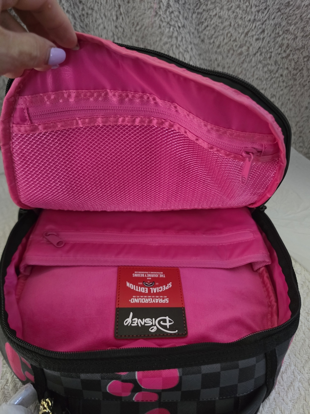 DISNEY ALICE IN WONDERLAND CHESHIRE CAT MAD SHARK BACKPACK - Picture 14 of 16